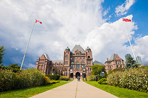 國(guó)際學(xué)校學(xué)生留學(xué)加拿大，大概需要花費(fèi)多少錢？