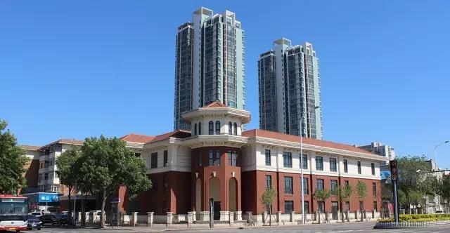 美國法拉古特學校